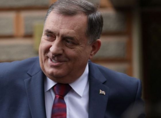 Dodik pozvao mlade da se registruju: Republika Srpska obezbijedila (predizbornih) 100 KM