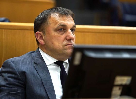 Dedić: Predložio sam da se ne povećavaju plaće parlamentarcima i ministrima, zastupnici Naše stranke, SDP-a, SNSD-a, HDZ-a i PDP