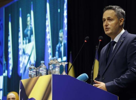 Bećirović: Ljudima moramo pokazati dobar put u lošem vremenu