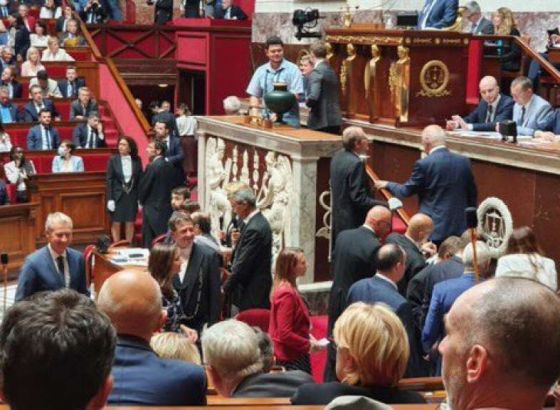 Macron rekonstruisao vladu