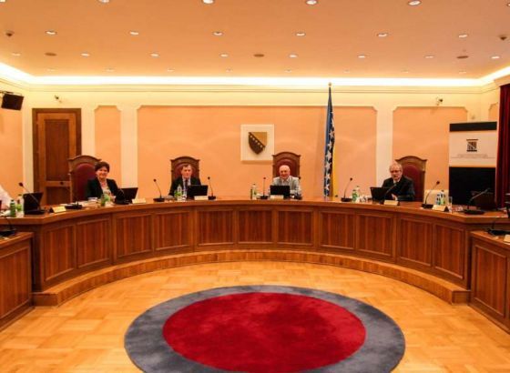 Zakazana plenarna sjednica povodom zahtjeva za ocjenu ustavnosti zakona o lijekovima RS