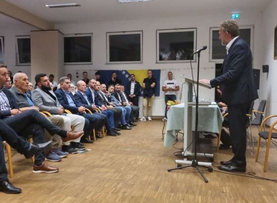 Izetbegović u Stuttgartu: Dijaspora u dva dana može promijeniti odnose u BiH, blizu smo cilja u RS-u
