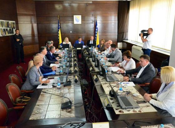 Vlada FBiH o inicijativi da se iz privremene zabrane izvoza drvnih sortimenata izuzmu briketi