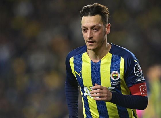 Ozil napustio Fener i ostao u Istanbulu