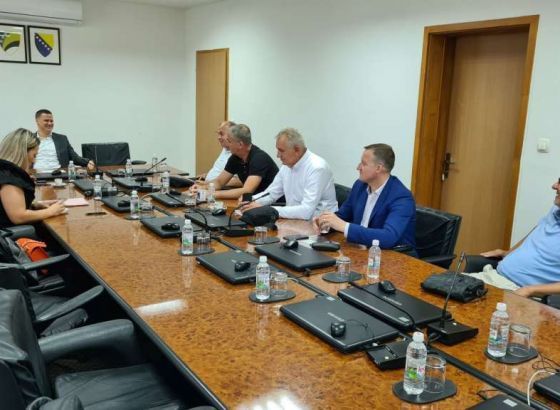 Potpisani ugovori o finansiranju projekata u nedovoljno razvijenih općinama TK