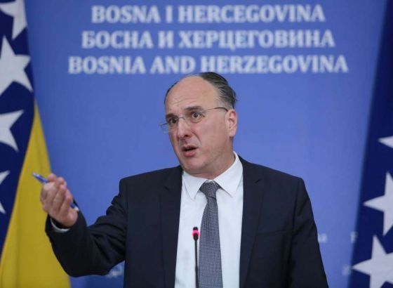 Arnaut pozvao Schmidta da ne ukida princip predstavljanja svakog konstitutivnog naroda