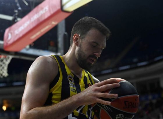 Polonara napustio Fenerbahče i prešao u Efes