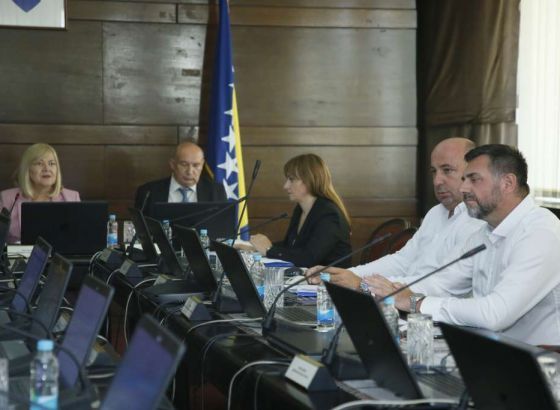 Vlada FBiH - Dopunjena Odluka o uplati zaostalih neuplaćenih obaveza za PIO