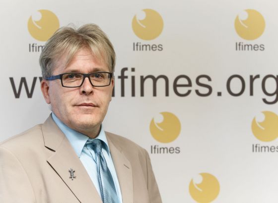 ANALIZA Prof. Bajrektarević: De-evolucija Europe ili opasna izjednačavanja komunizma sa nacizmom