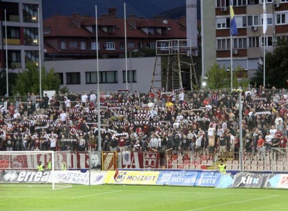 Četiri navijača Sarajeva zadobila lakše povrede u Zenici, policija traga za napadačima