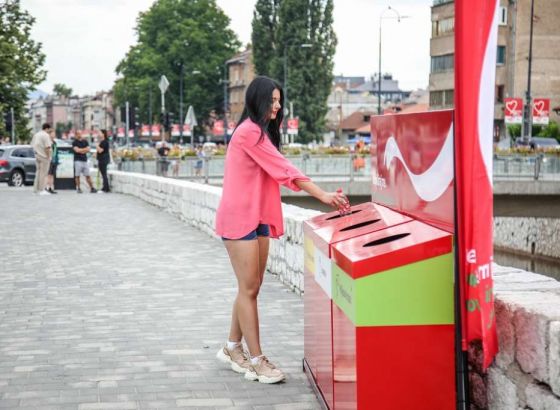 Drugo izdanje inicijative Recikliraj me. Pokloni mi novi život. nastavljeno saradnjom Coca-Cole u BiH i SFF-a