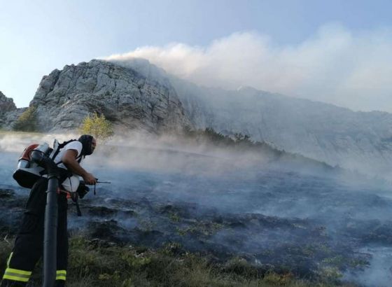 Požar na području Vrpolja pod nadzorom