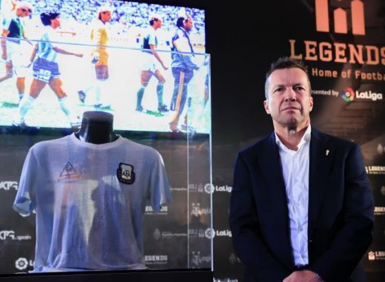 Legendarni fudbaler se odrekao dresa Maradone