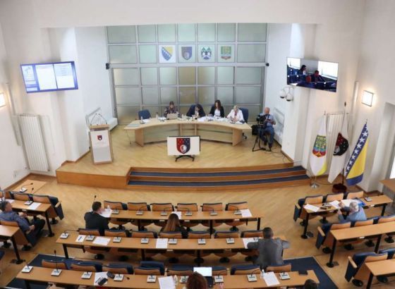 Zastupnici Skupštine KS danas o izmjenama i dopunama Zakona o plaćama i naknadama u organima vlasti