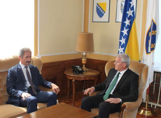 Predsjedavajući Predsjedništva BiH Šefik Džaferović primio palestinskog ambasadora Namouru
