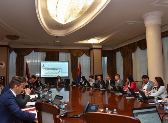 KLASIČNA PREDIZBORNA KUPOVINA GLASOVA: Vlada RS mladima još po 100 KM, 1.000 KM djeci poginulih boraca