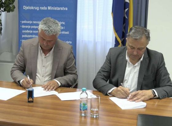 Ministar Zukić potpisao ugovore o dodjeli poticaja za razvoj poduzetničke infrastrukture