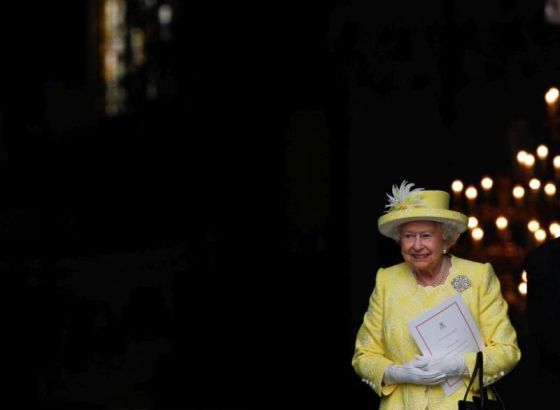 Umrla kraljica Elizabeta II, britanskim kraljevstvom vladala je 70 godina