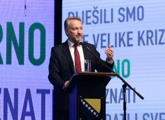 Izetbegović: Naša ruka je pružena svima da gradimo državu kakvu naš narod zaslužuje