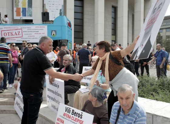 U Zagrebu prosvjed protiv Vlade - "Dajemo vam otkaz"