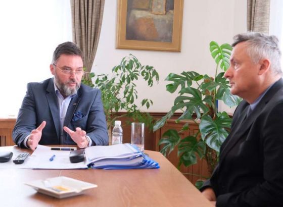 Košarac najavio konsultacije o incijativi Vlade FBiH za produženje zabrane izvoza ogrjevnog drveta