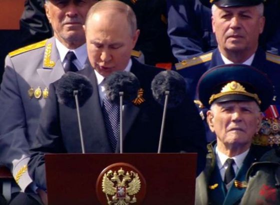 Općinski zastupnici u 18 okruga Moskve i Sankt-Peterburga u peticiji traže Putinovu ostavku