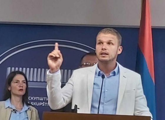 Bilbordi Vlade Đajića i Draška Stanivukovića primjeri zloupotrebe institucija i političke promocije