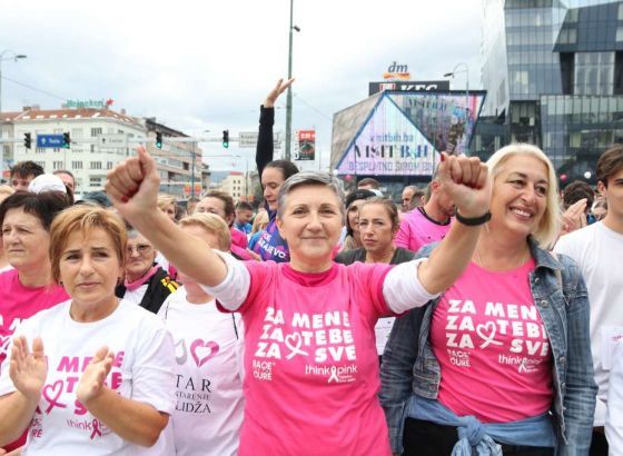 "Race for the cure" u Sarajevu: Hiljade učesnika iz svih krajeva BiH u borbi protiv karcinoma dojke