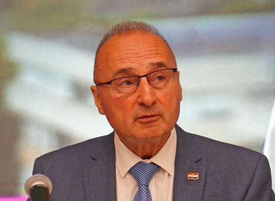 Grlić Radman kaže da je Schmidtova intervencija u izborni zakon očekivana