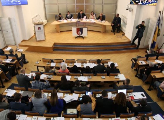 Ažurirani podaci za Skupštinu KS - Nakon 72,22 posto obrađenih biračkih mjesta vode SDA i NIP