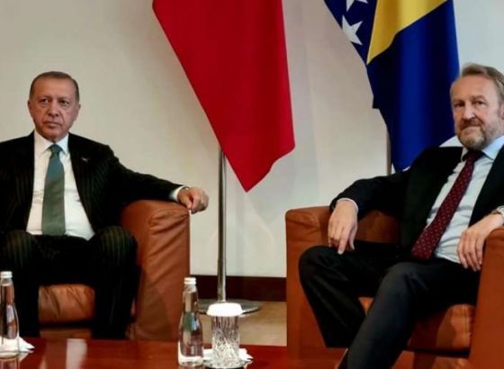 TRAČ PARTIJA SENADA AVDIĆA: Misli li BiH i Bošnjacima dobro neko ko ih gura protiv Zapada, a za Bakira Izetbegovića?!