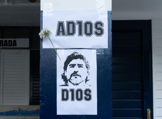 Na aukciji lopta kojom je Maradona postigao čuvene golove protiv Engleske 1986.