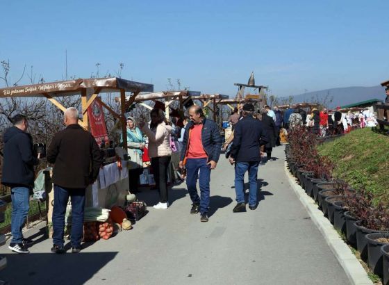 Malak Farma upriličila sajam 'Dani plemenitog seljaka' (VIDEO)