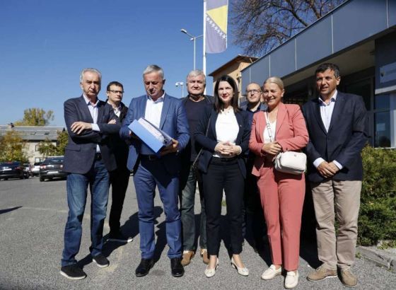 Predstavnici opozicionih stranaka iz RS predali Tužilaštvu BiH krivične prijave zbog izborne krađe