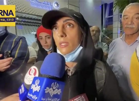 Dočekana kao heroina: Iranska sportistkinja se vratila u Teheran, ponovila da je slučajno nastupila bez hidžaba