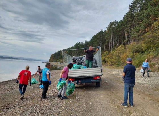 Rafting klub Tuzlak u ekoakciji 'Za zeleni Modrac' - Prikupljeno 190 vreća otpada