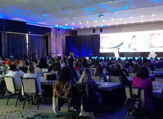 Počela prva Woman.Comm konferencija:  Zabava, edukacija i povezivanje žena