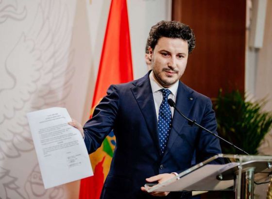 Abazović: Spomen ploču u Morinju treba ukloniti i postaviti novu
