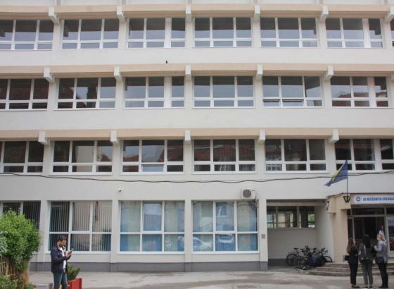 Na mail adrese srednjih škola u Skoplju stigle prijetnje o postavljenoj bombi