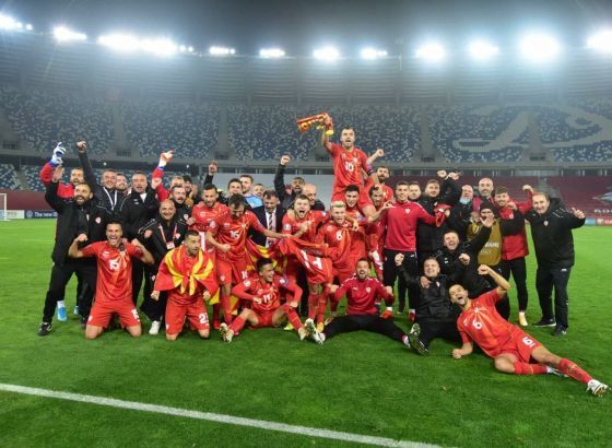 Navijači zviždali bugarskoj himni i ubacili predmete na teren: Uefa kaznila FS Sjeverne Makedonije