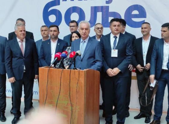Šarović i članovi Predsjedništva SDS-a podnijeli ostavke