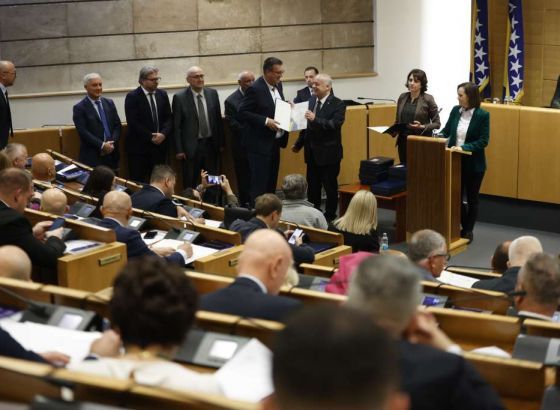 Uručeni certifikati poslanicima Predstavničkog doma Parlamenta FBiH