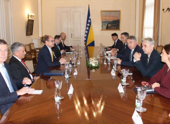 Komšić i Bećirović sa Schmidtom o reformama na evroatlantskom putu BiH