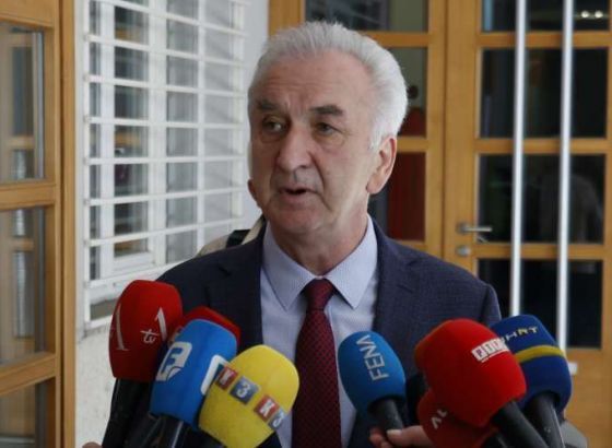 Skupština SDS-a prihvatila ostavke bivšeg predsjednika Mirka Šarovića i Predsjedništva SDS