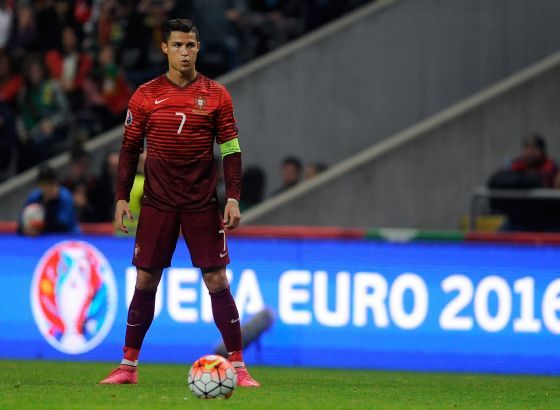 Tužan kraj giganta: Ronaldo u suzama završio u društvu Krojfa, Euzebija, Puškaša...