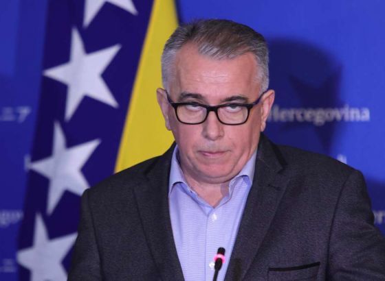 Špago: SDA predlaže novi zakon o platama, onemogućen rast primanja najvišim funkcionerima (VIDEO)
