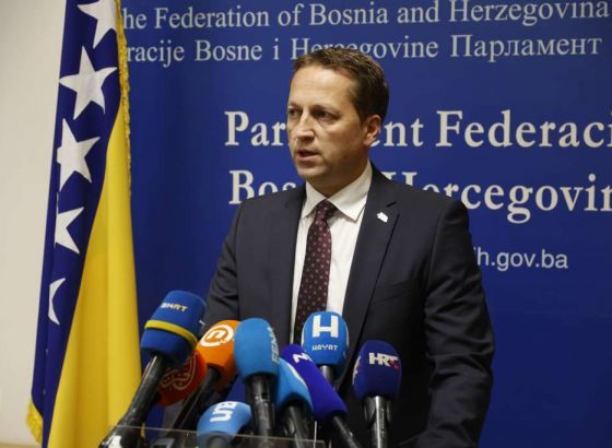 Efendić: Nikšić pokušava obmanama sakriti činjenicu da Trojka gubi većinu i u Predstavničkom domu
