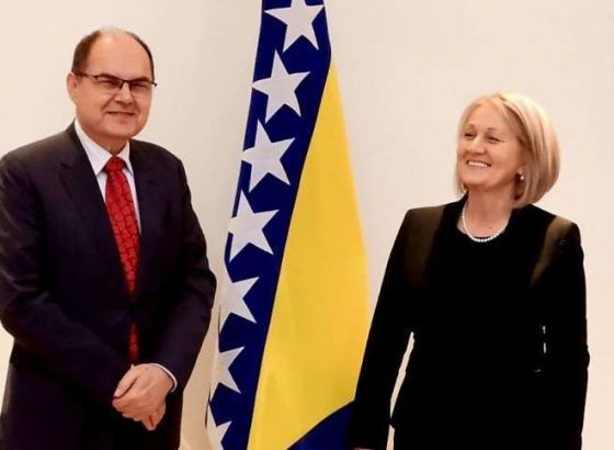 Krišto i Schmidt razgovarali o aktualnoj političkoj situaciji u BiH i nužnim reformama