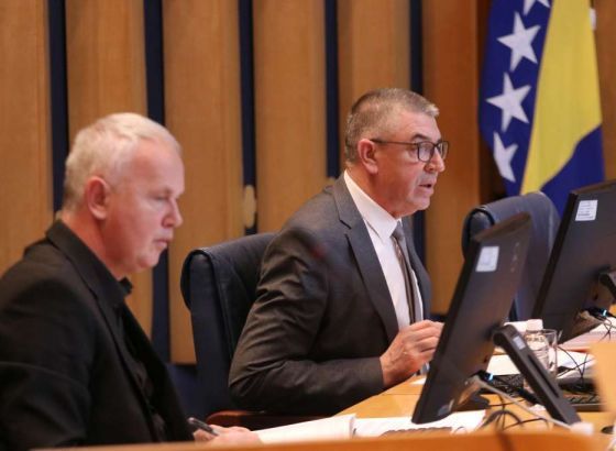 PSBiH – Komisija nije podržala principe prijedloga zakona o izmjenama Zakona o plaćama i naknadama