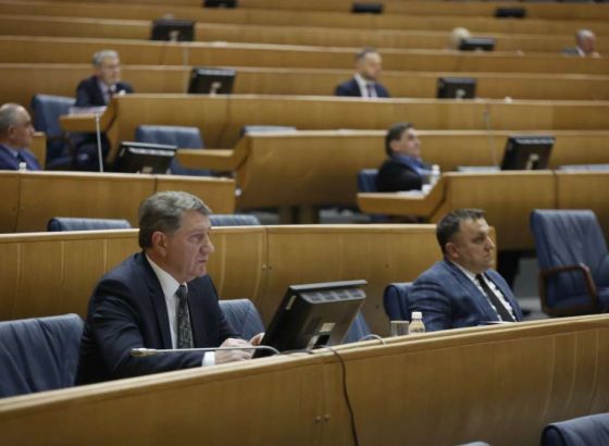 PSBiH - Poslanici saglasni da treba onemogućiti povećanje plaća funkcionerima